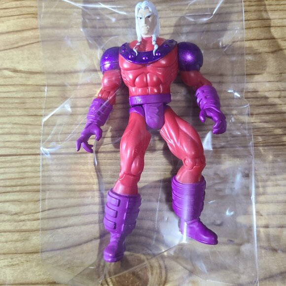 Magneto 1995 Vintage Marvel Figure (AS IS) - Picture 4 of 4